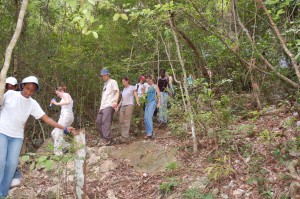 Students traverse the generations-old path from the provision grounds to the wharf, May 2007.