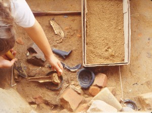 Unit 41, excavation of context N (Feature 01). Image courtesy of University of Mary Washington.